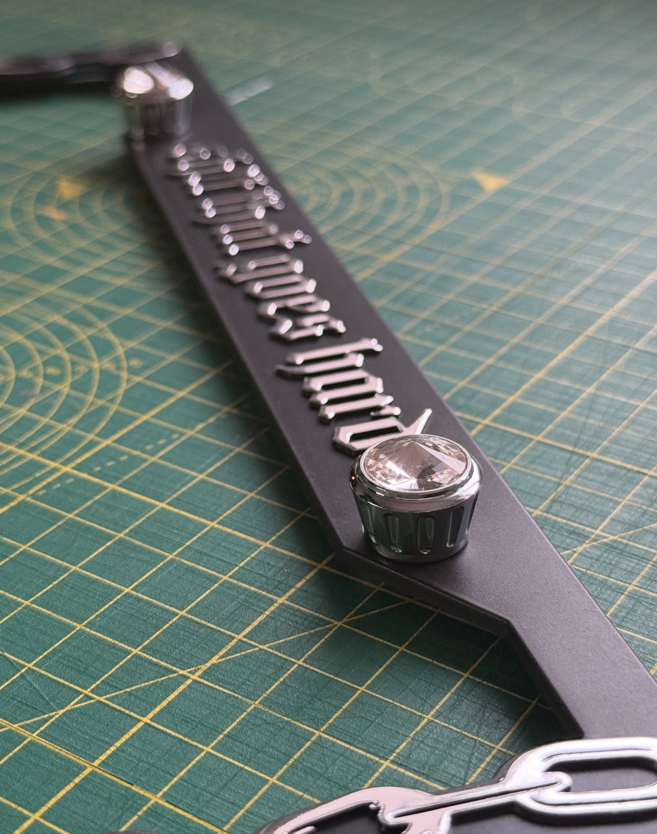 JEWELS - PLATE FRAME HARDWARE