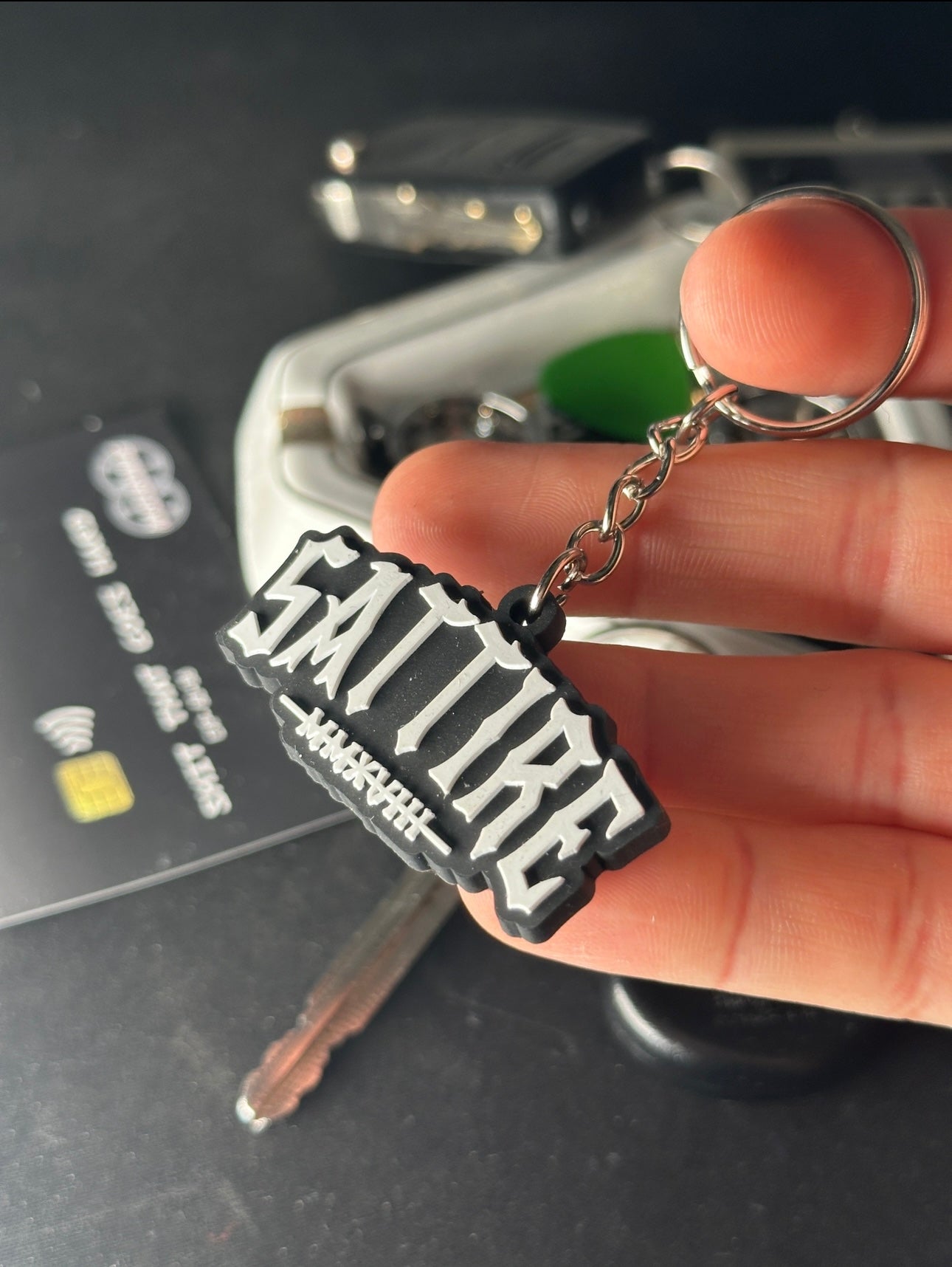 EST.2018 KEYRING